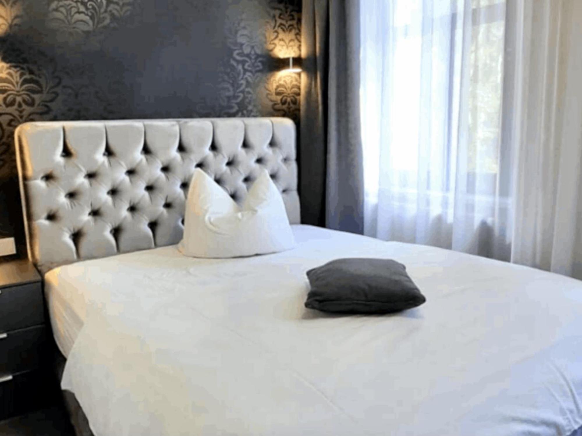 เพนชั่น บูร์คฮาร์ท Hotel ไมเซน ภายนอก รูปภาพ