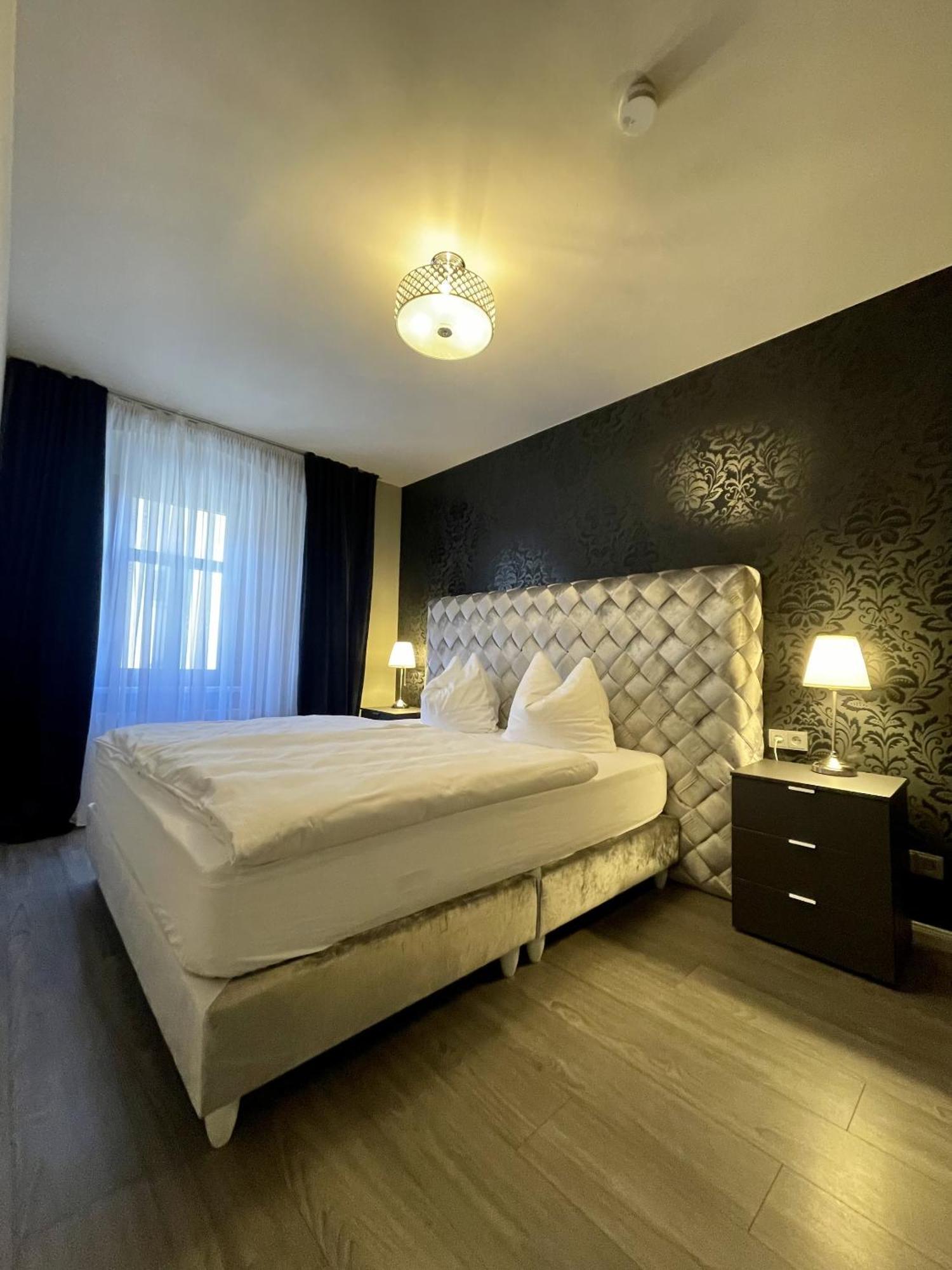 เพนชั่น บูร์คฮาร์ท Hotel ไมเซน ภายนอก รูปภาพ