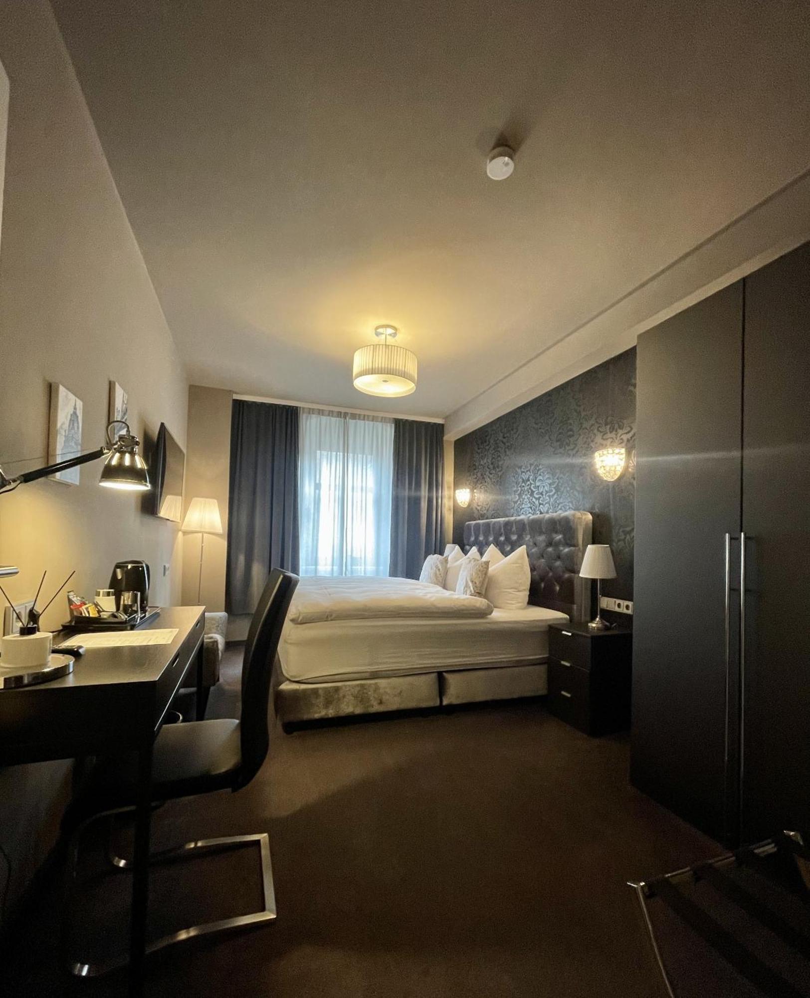 เพนชั่น บูร์คฮาร์ท Hotel ไมเซน ภายนอก รูปภาพ
